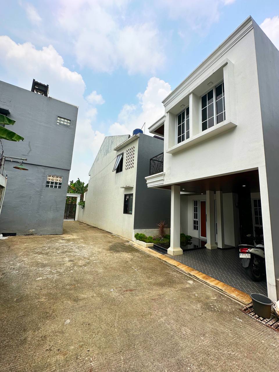 Rumah 2lantai nyaman asri di Tanah Baru Beji Depok