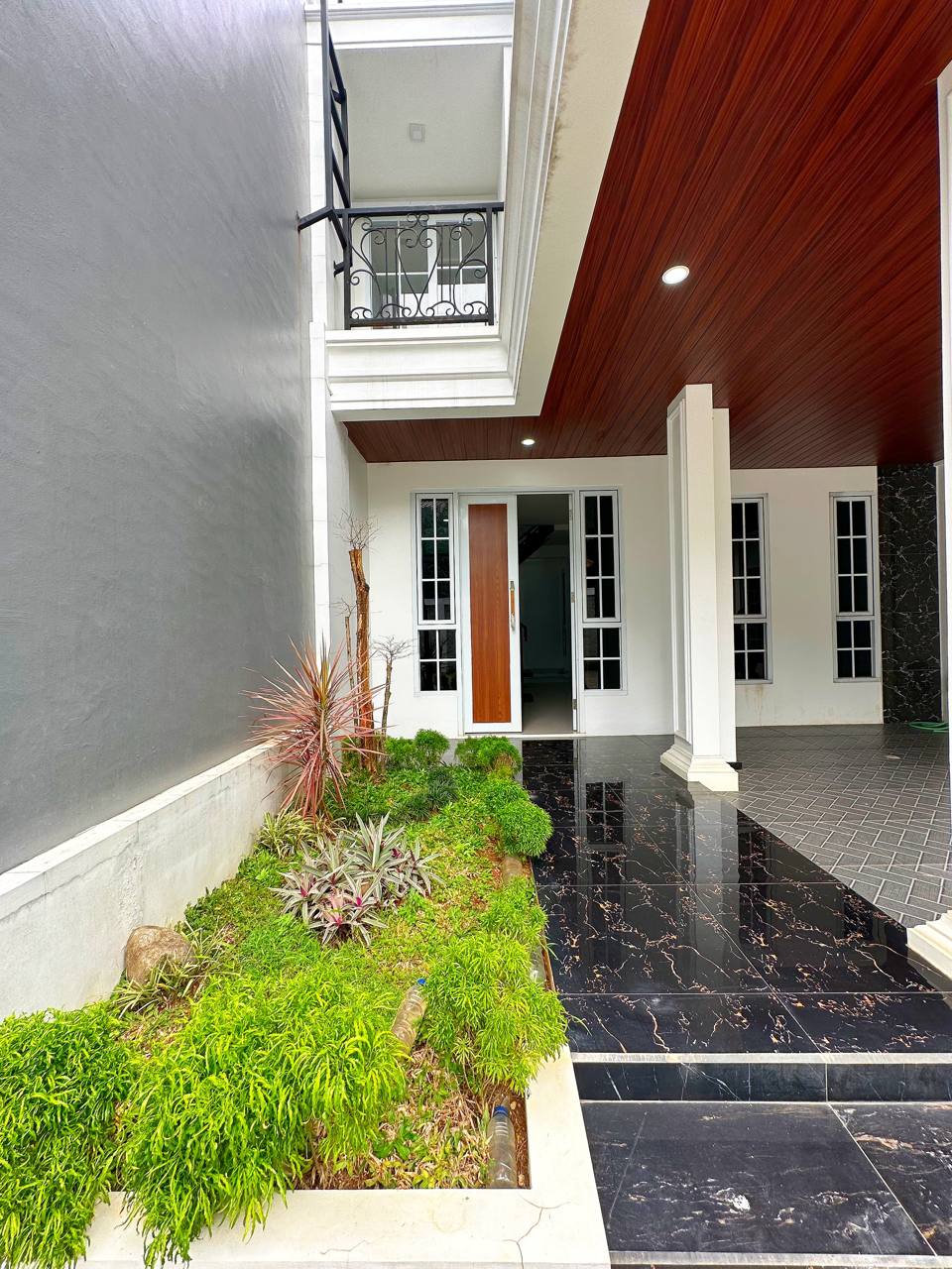 Rumah 2lantai nyaman asri di Tanah Baru Beji Depok