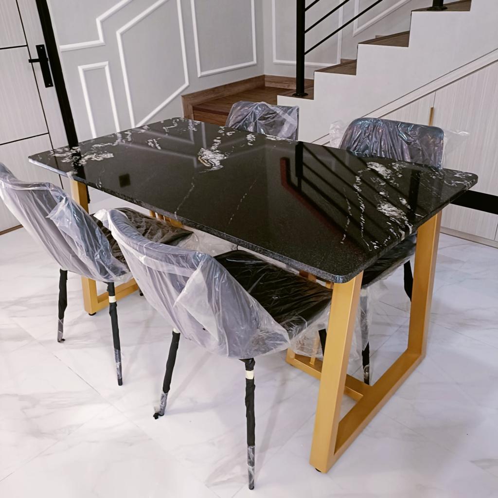 Rumah mewah komplek Sawangan Depok Full Furnsihed