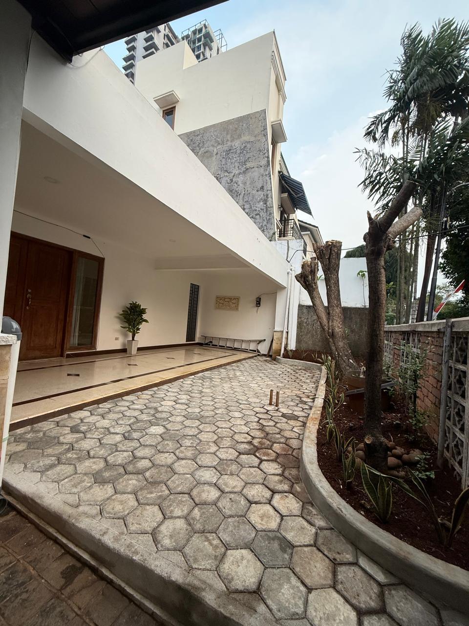 Disewakan rumah tinggal asri siap huni area Ampera-Kemang