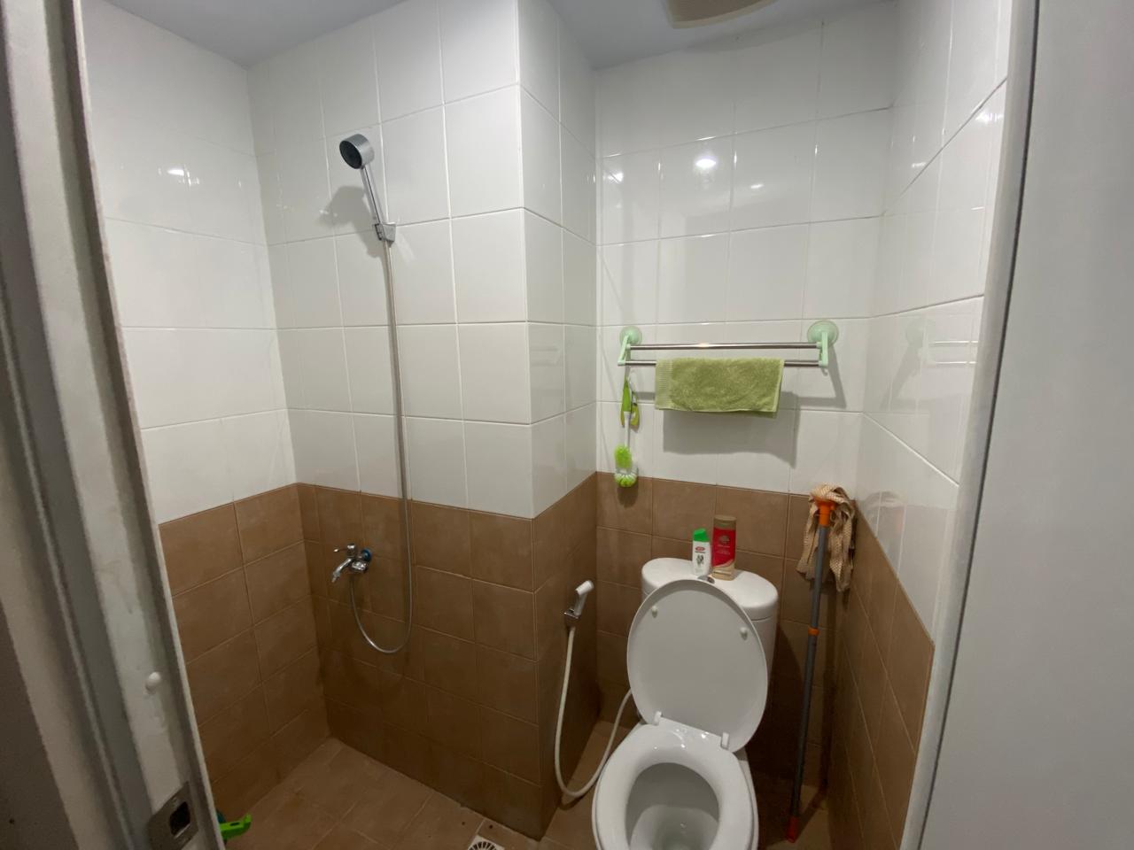 Dijual apartemen Green Pramuka City 2BR furnished harga murah