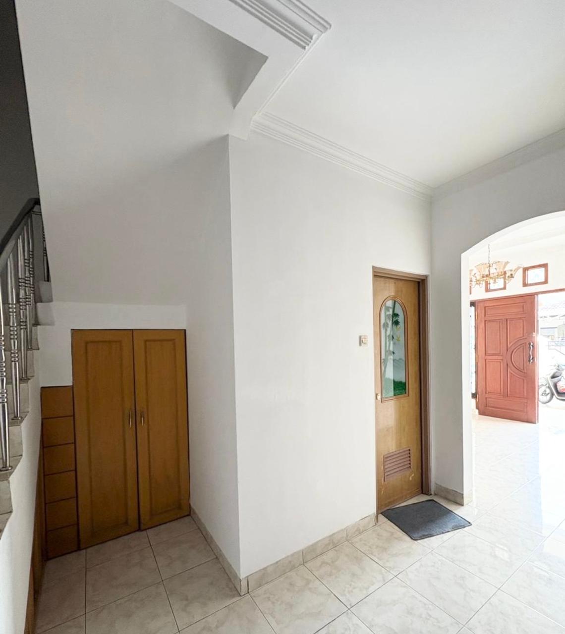 Dijual rumah besar bagus dengan hadap selatan di Sunter Lantana