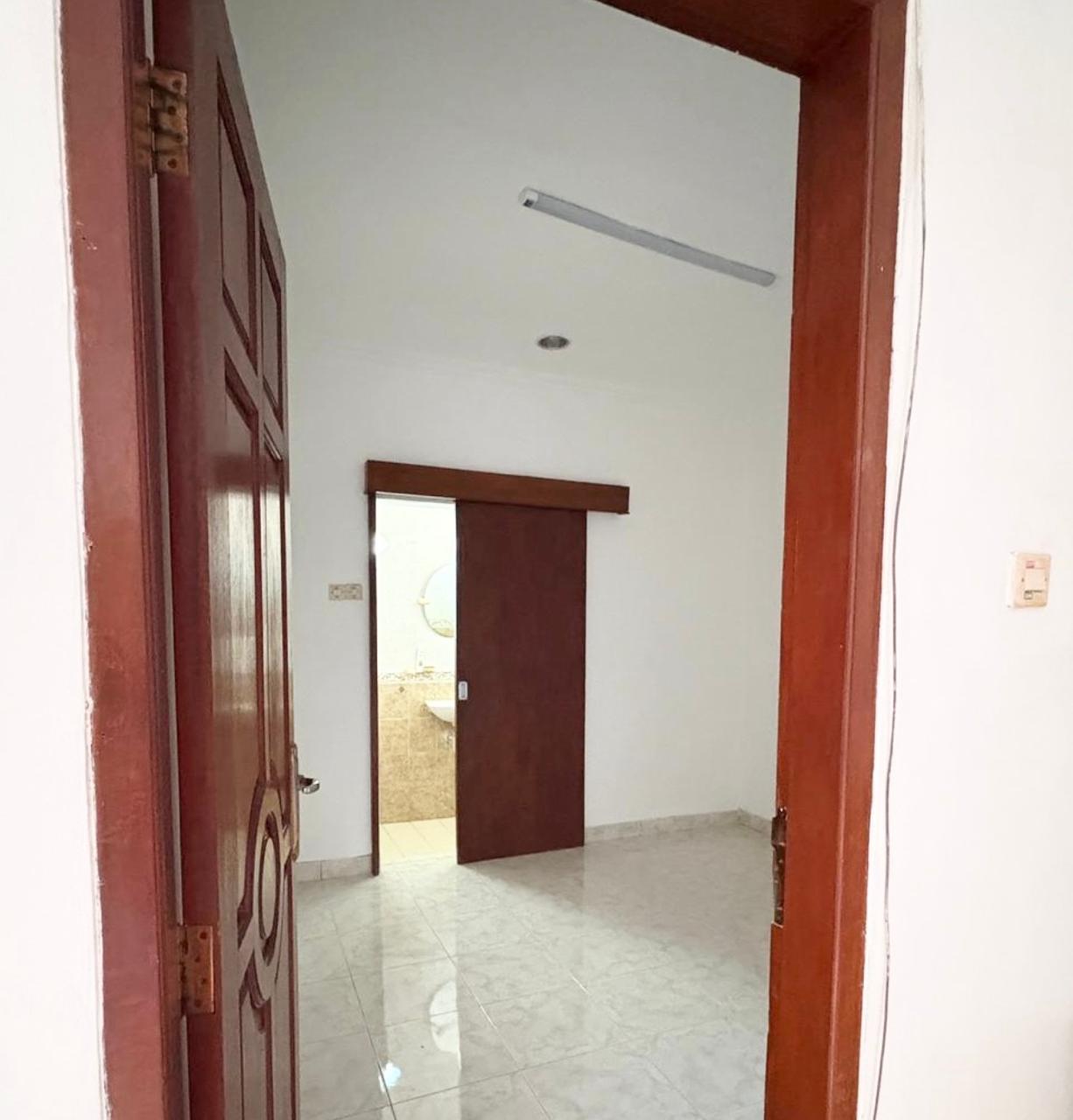 Dijual rumah besar bagus dengan hadap selatan di Sunter Lantana