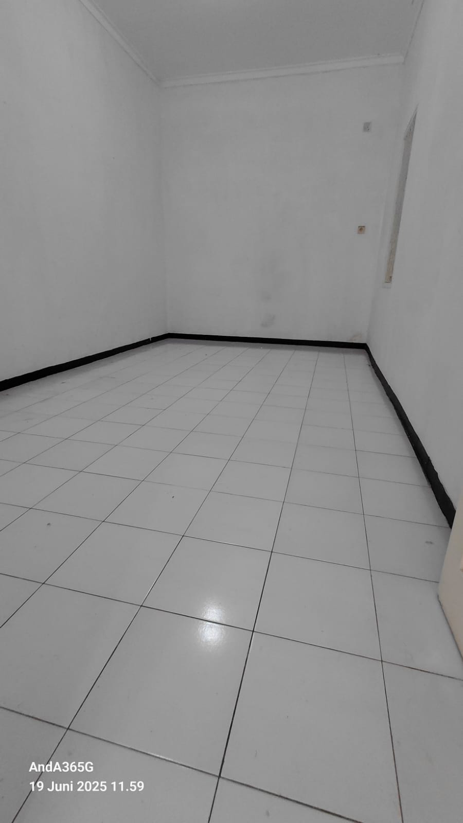 Disewa rumah tinggal dengan area bebas banjir di Harapan Indah 1