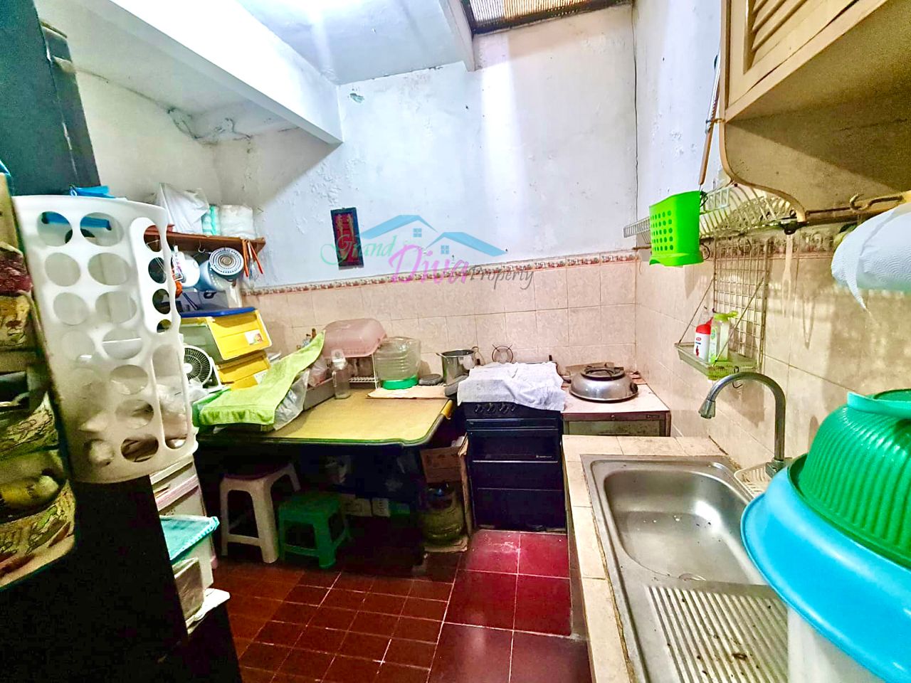 RUMAH DI KOMPLEK DAERAH DUREN SAWIT JAKARTA TIMUR