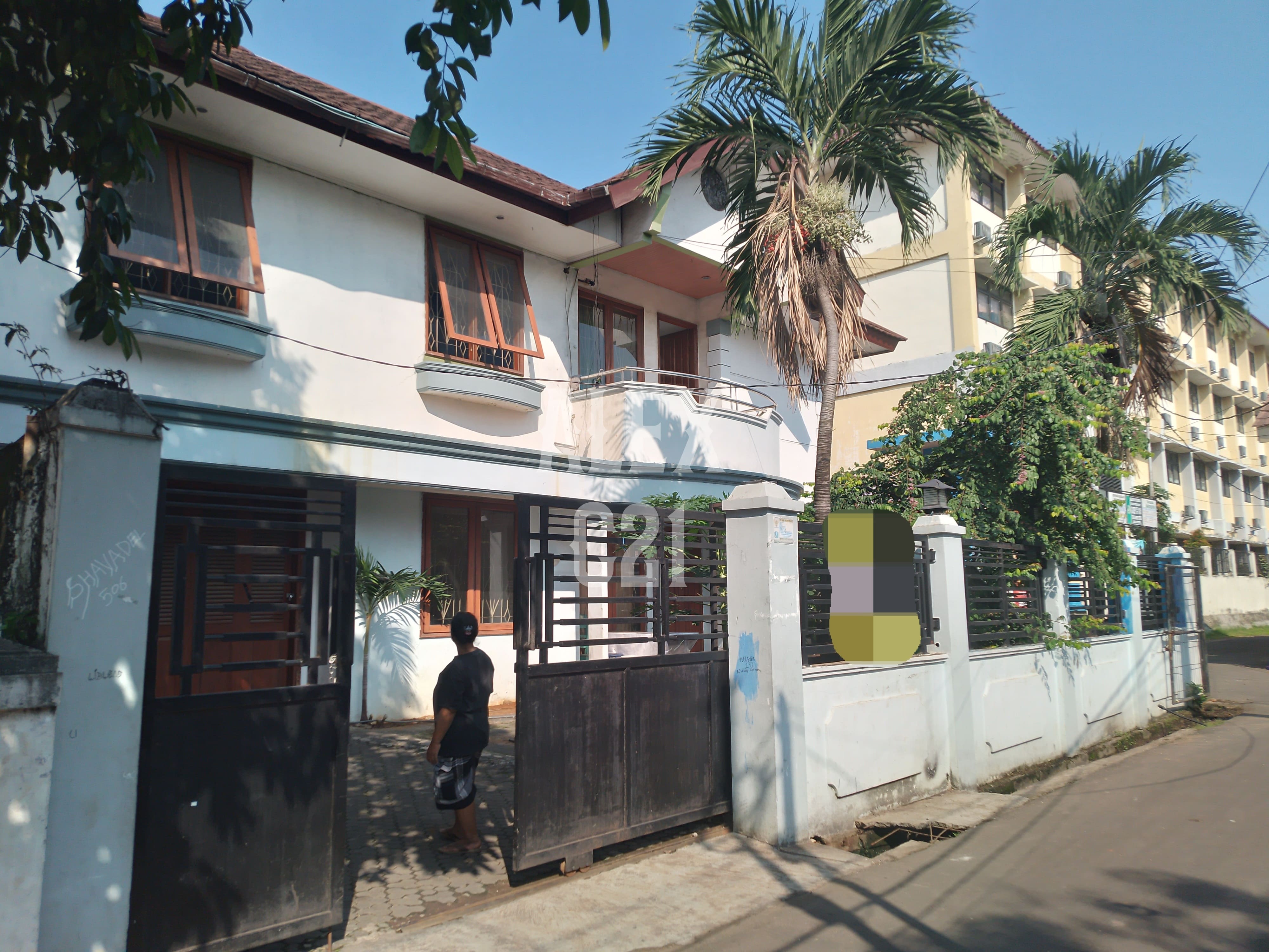 Dijual rumah dan kostan BU Duren Sawit, Jakarta Timur