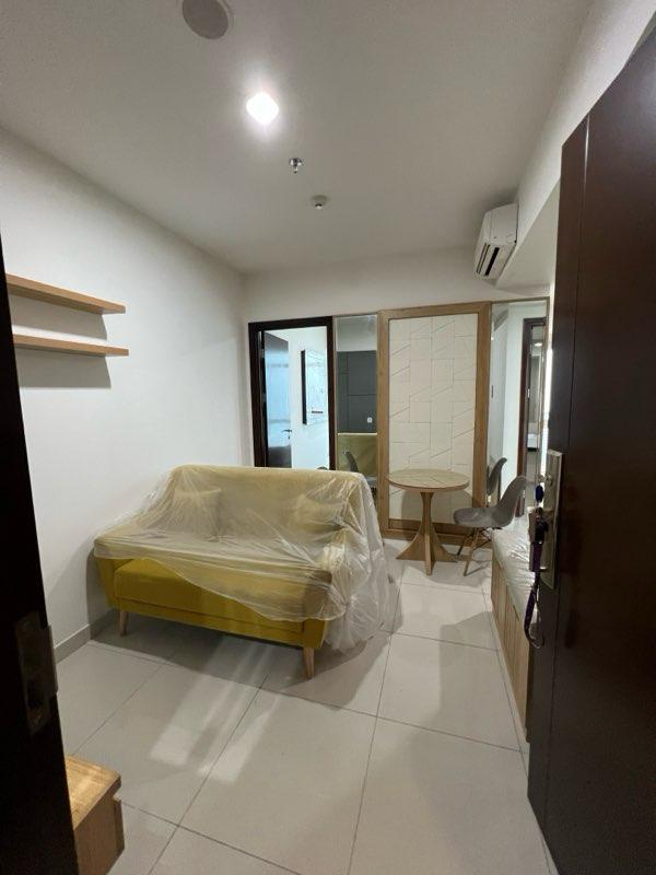 Disewa apartemen The Kensington Royal Suites 1BR furnished