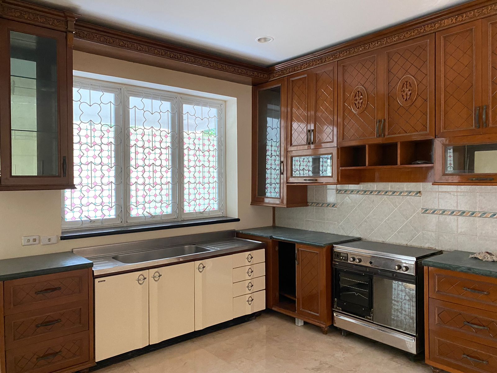 Disewakan rumah mewah di Sunter Agung Podomoro, Tanjung Priok