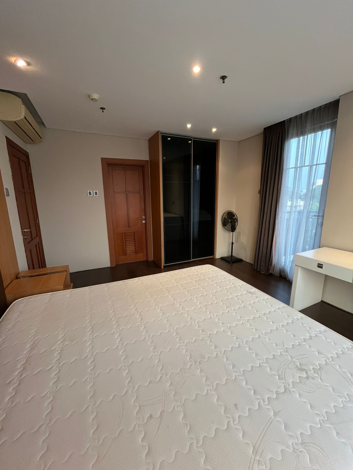 Sewa dan Jual Apartemen 3 bedrooms di 1 Cik Ditiro Apartemen