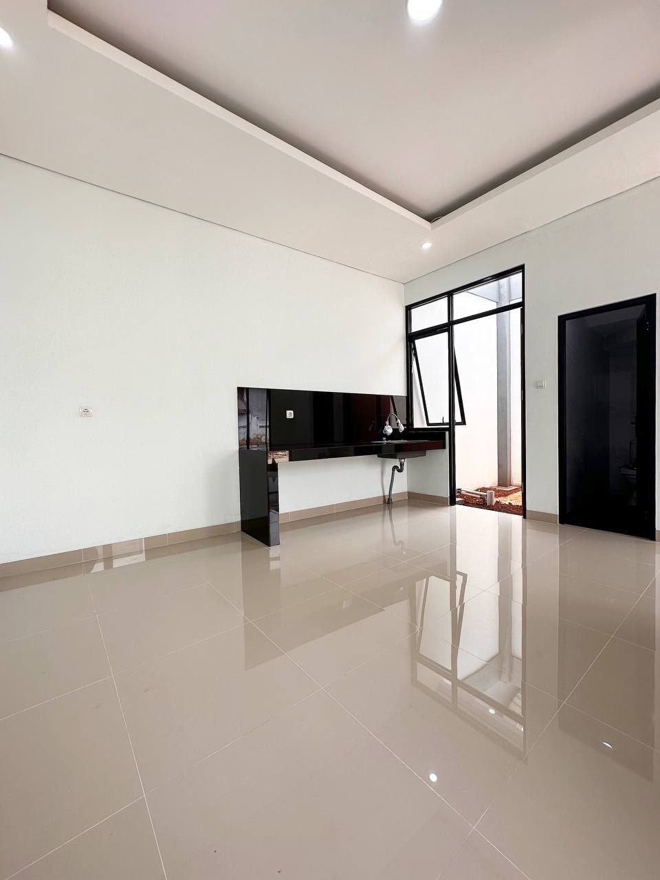 Rumah 2lantai readystok nyaman strategis Cipayung Jakarta Timur