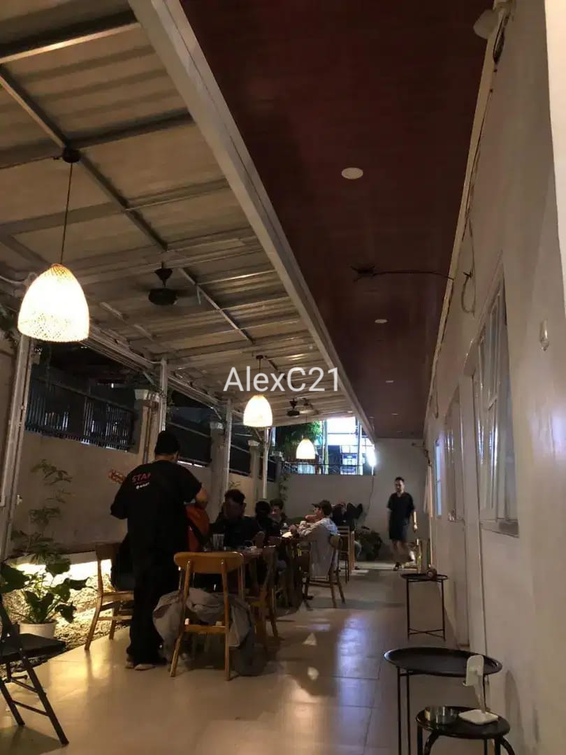 Dijual rumah kost + ruang usaha cafe di Perdatam, Pancoran