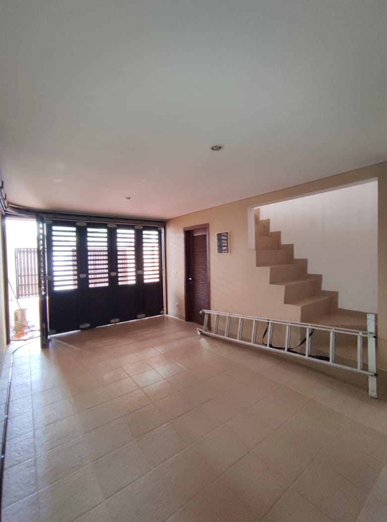 Rumah Mewah 2 Lantai Siap Huni & Terawat, Di Kemang Utara Jakart