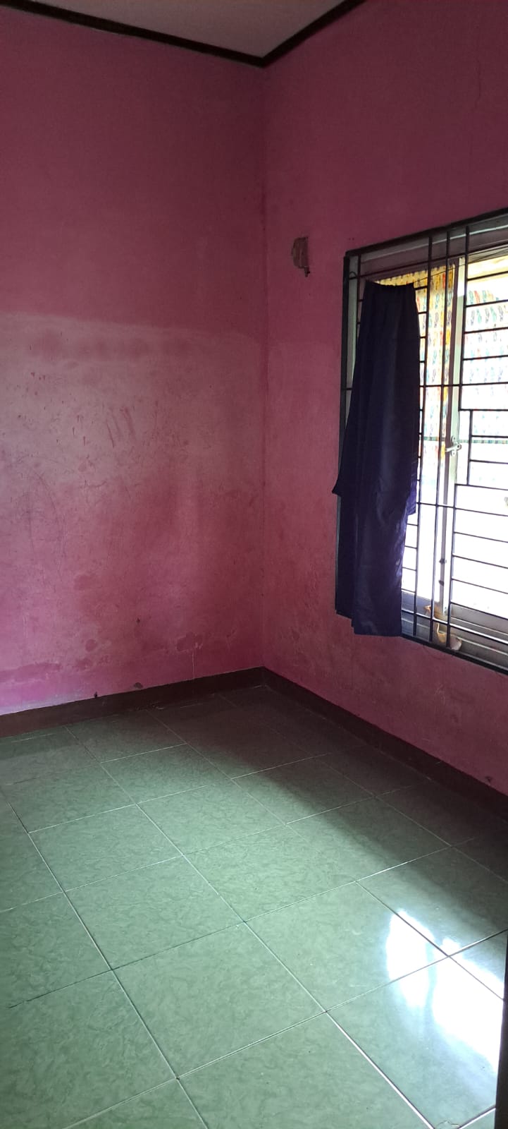 Dijual Butuh Rumah induk dan 3 pintu kontrakan