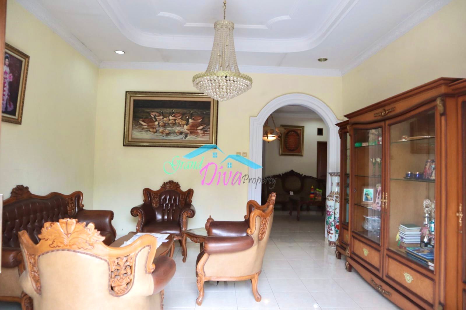 RUMAH DI JATIKRAMAT KOTA BEKASI