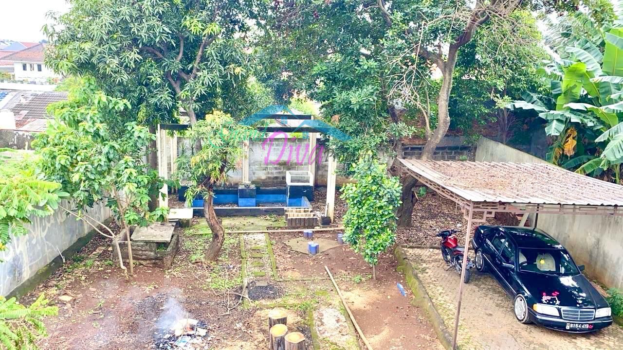 RUMAH DENGAN LAHAN YANG LUAS DI JL. KAPUT JATI MAKMUR PONDOKGEDE