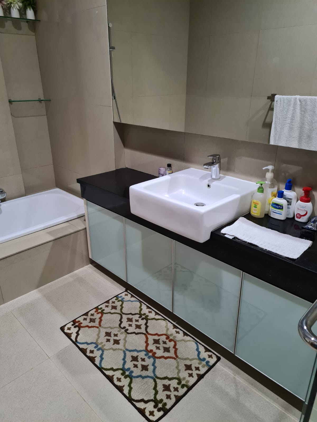 Jual rumah cantik minimalis semi furnish di Cempaka Putih Timur