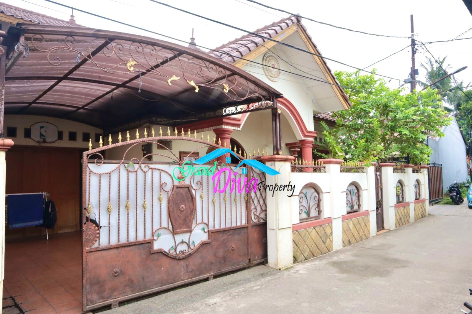 RUMAH DI JATIKRAMAT KOTA BEKASI