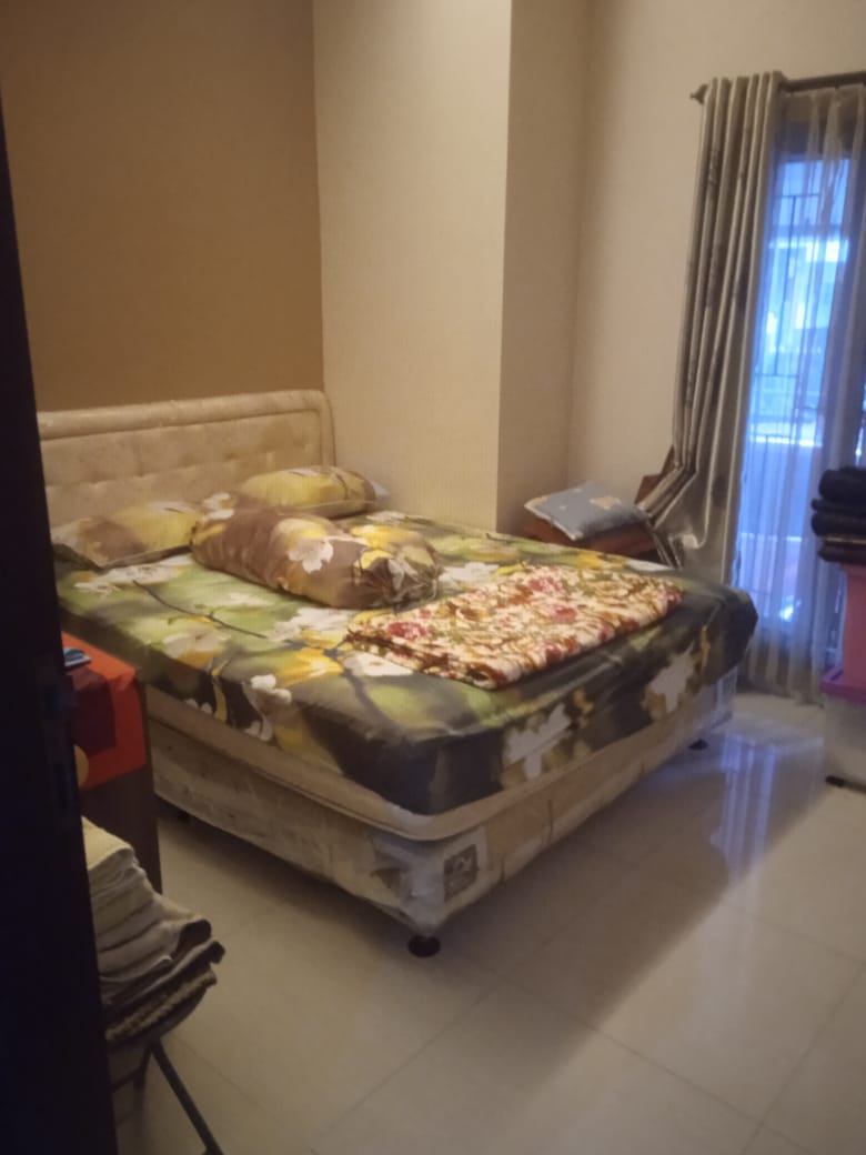 Jual rumah mewah dengan swimming pool di Pesona Khayangan, Depok