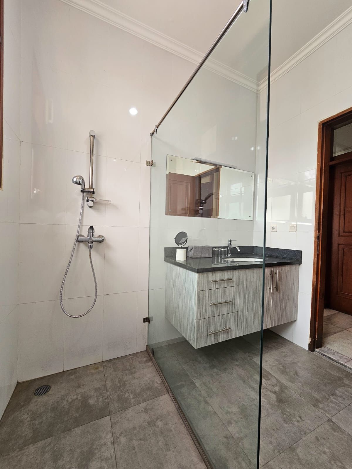 Sewa rumah mewah dalam Komplek di Pejaten Barat, Pasar Minggu