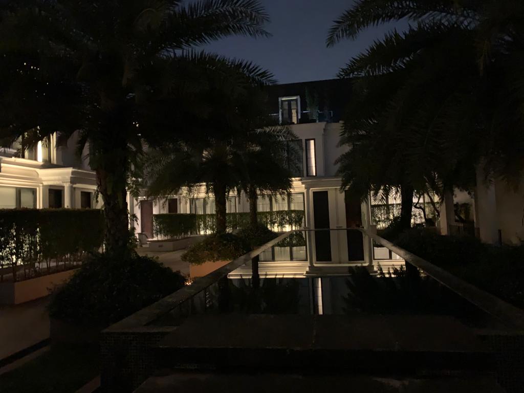 JUAL RUMAH MEWAH DESIGN AMERICAN CLASSIC DI KEMANG, JAKARTA