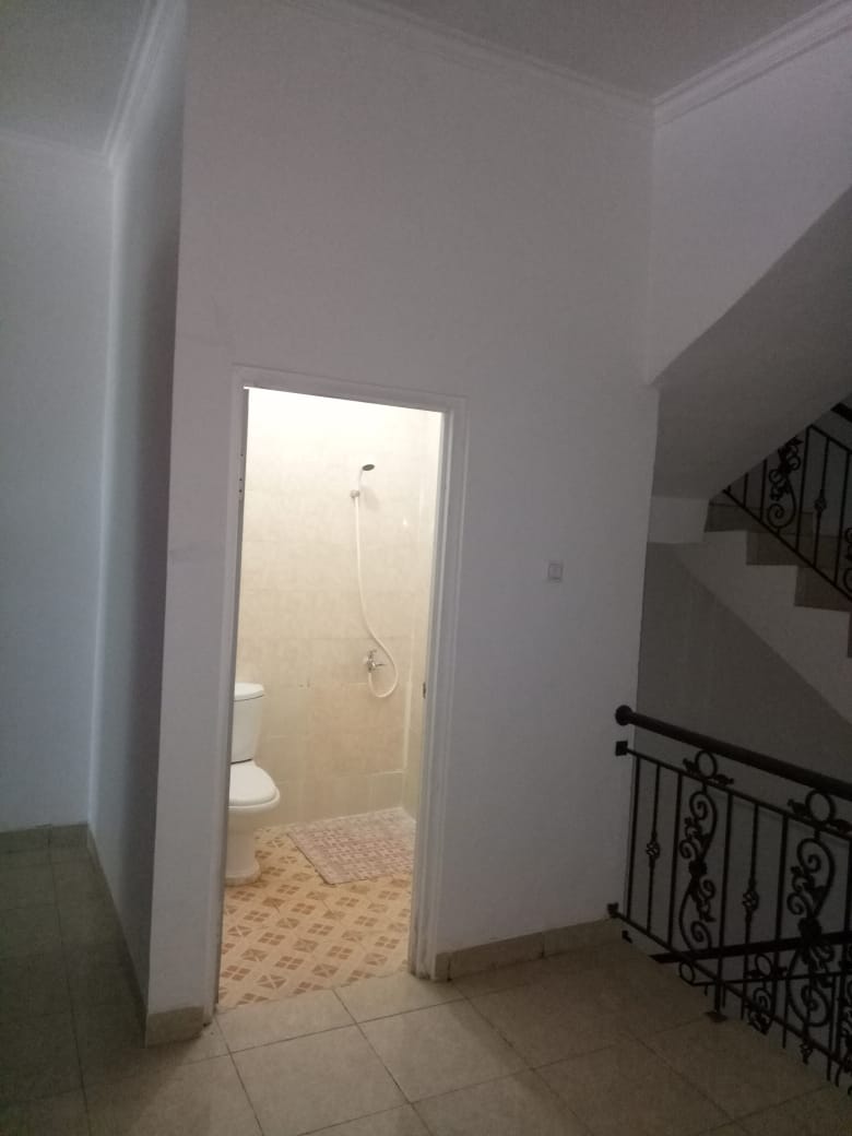 Jual/sewa ruko 4 lantai di Pejaten Timur, Pasar Minggu, Jakarta