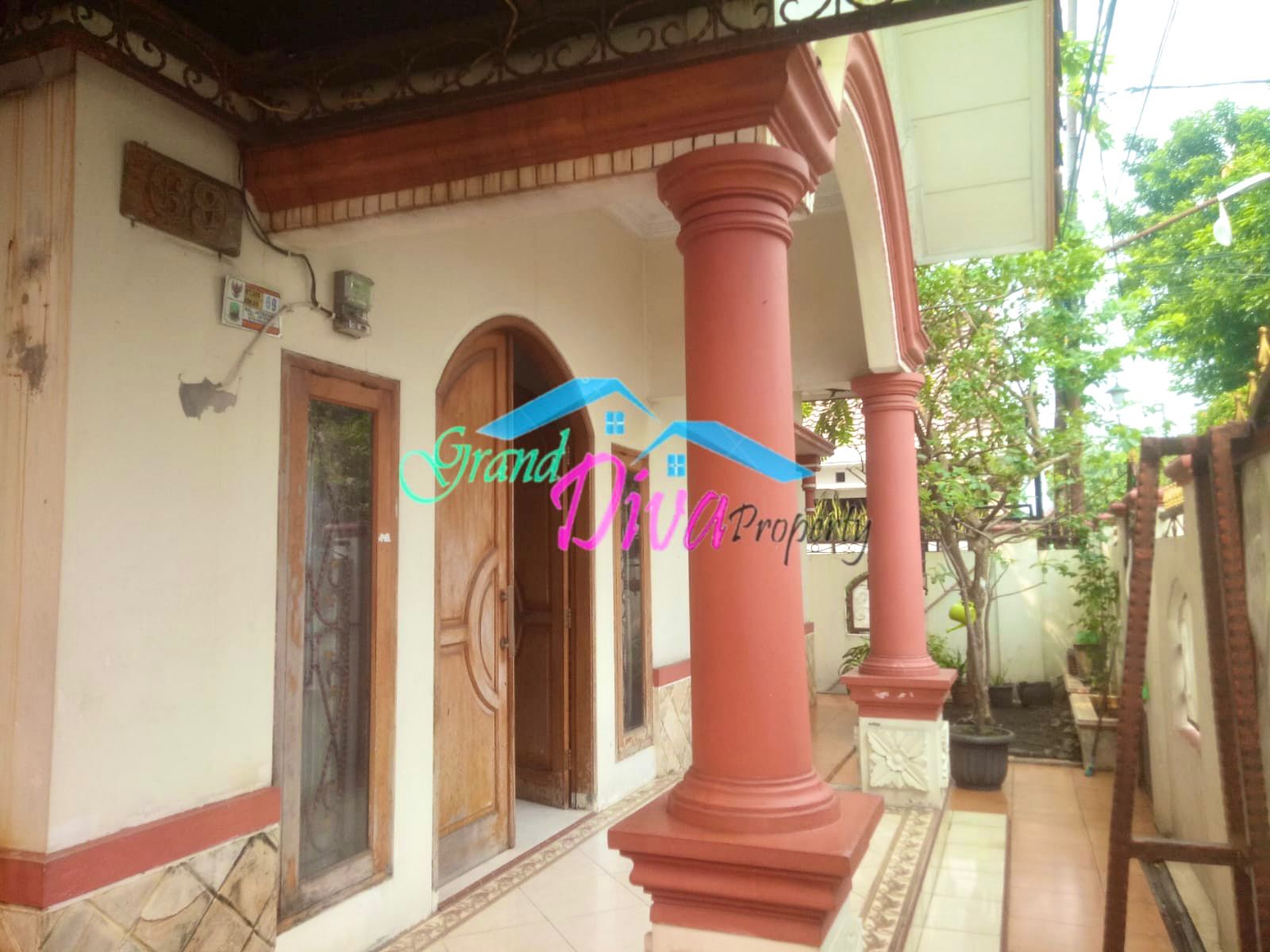 RUMAH DI JATIKRAMAT KOTA BEKASI