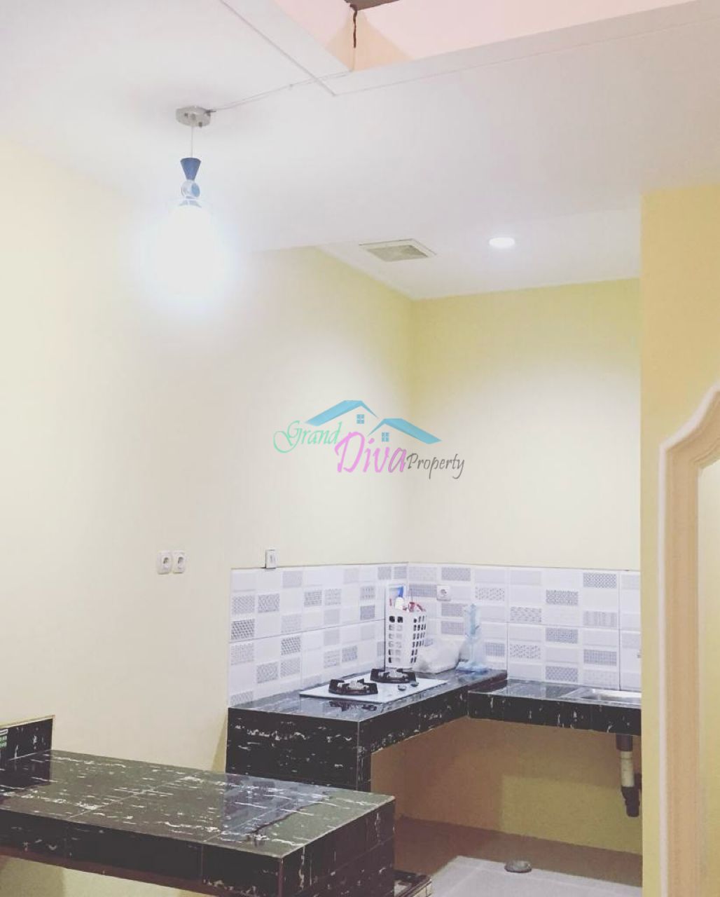 RUMAH BAGUS 2 LANTAI DI CLUSTER VASANA HARAPAN INDAH