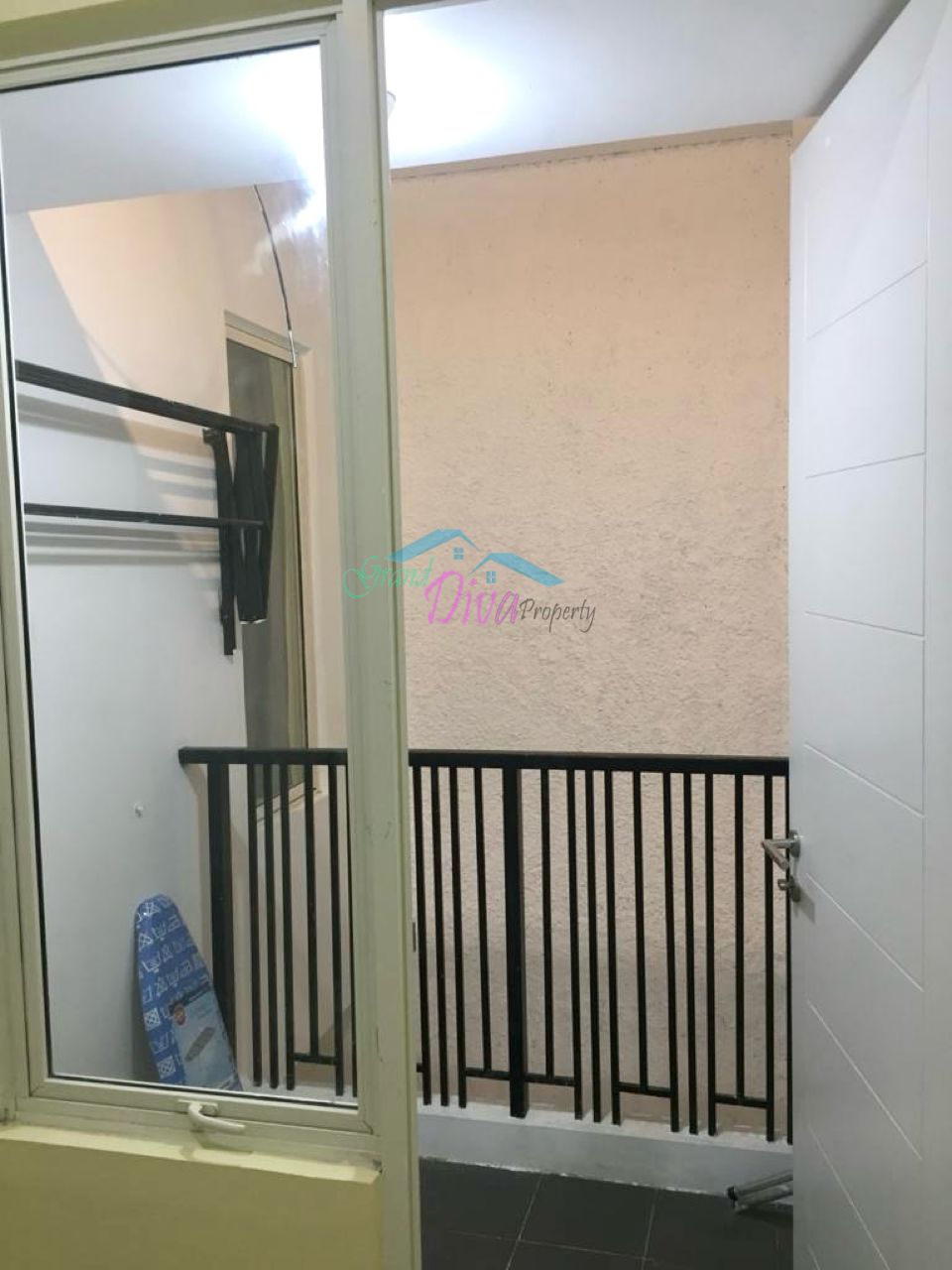 RUMAH BAGUS 2 LANTAI DI CLUSTER VASANA HARAPAN INDAH