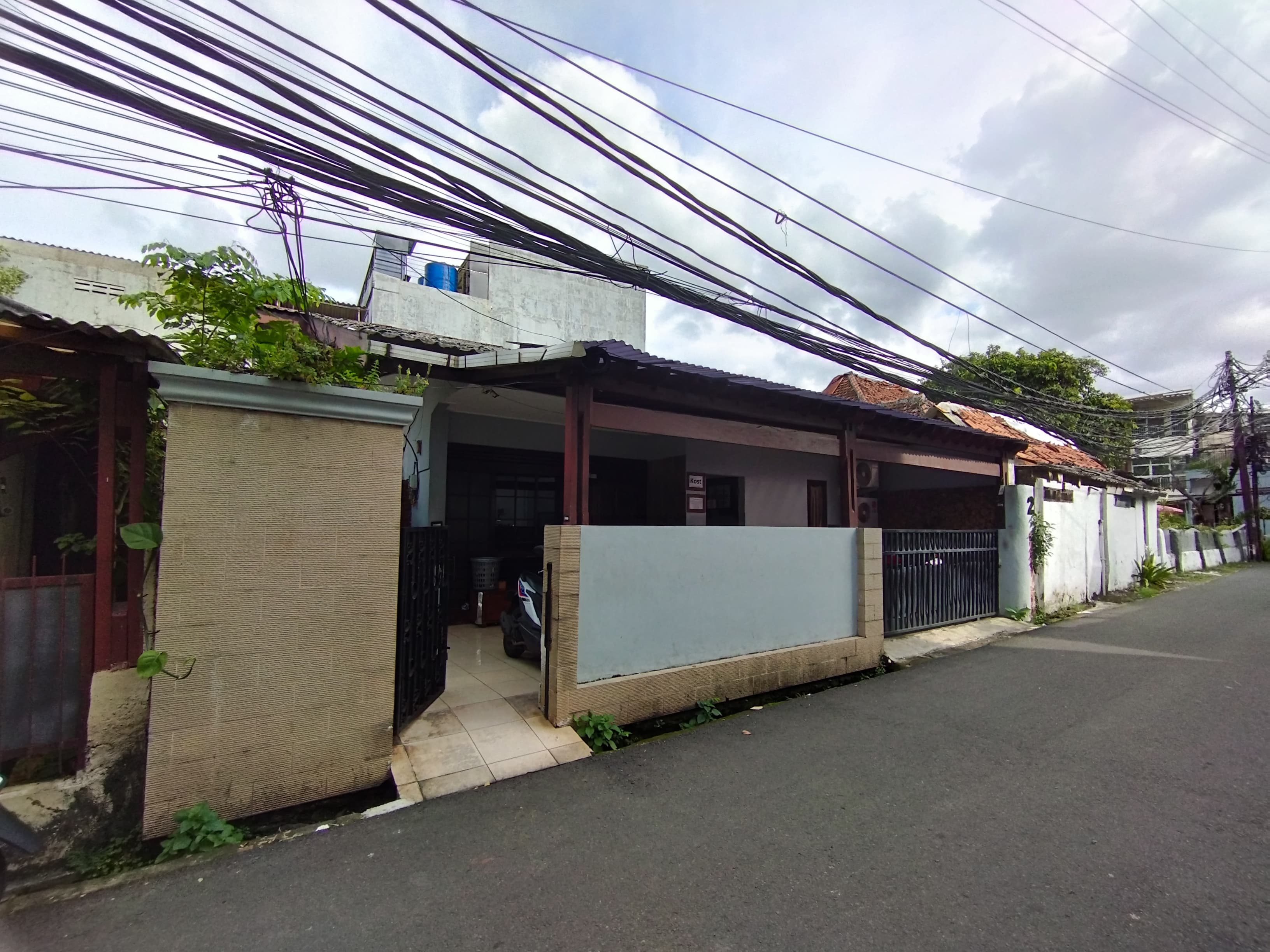 Jual rumah kost 16 kamar di Kuningan, Setia Budi, Jakarta Selata