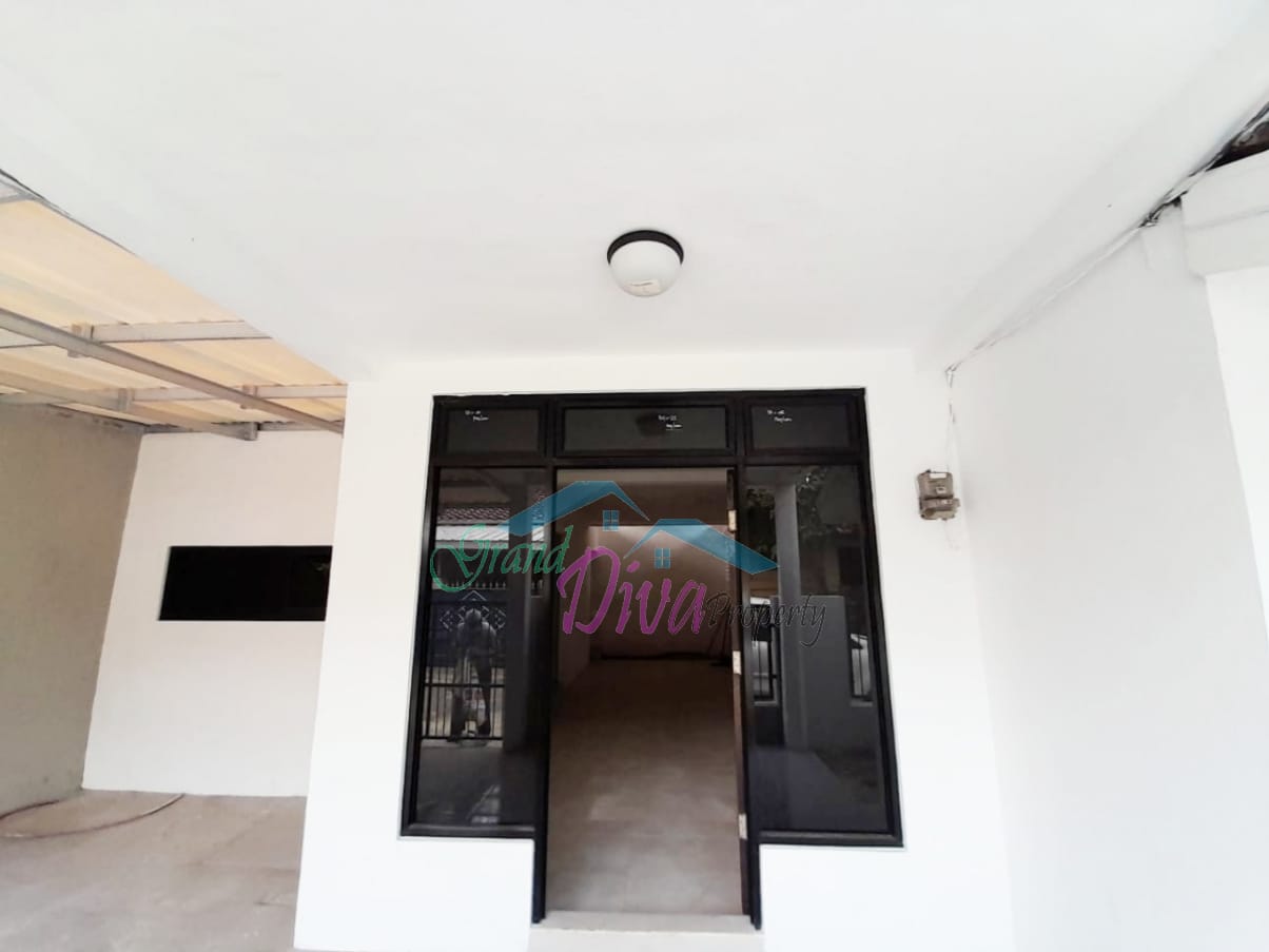 RUMAH DI SURYA MANDALA BEKASI SELATAN