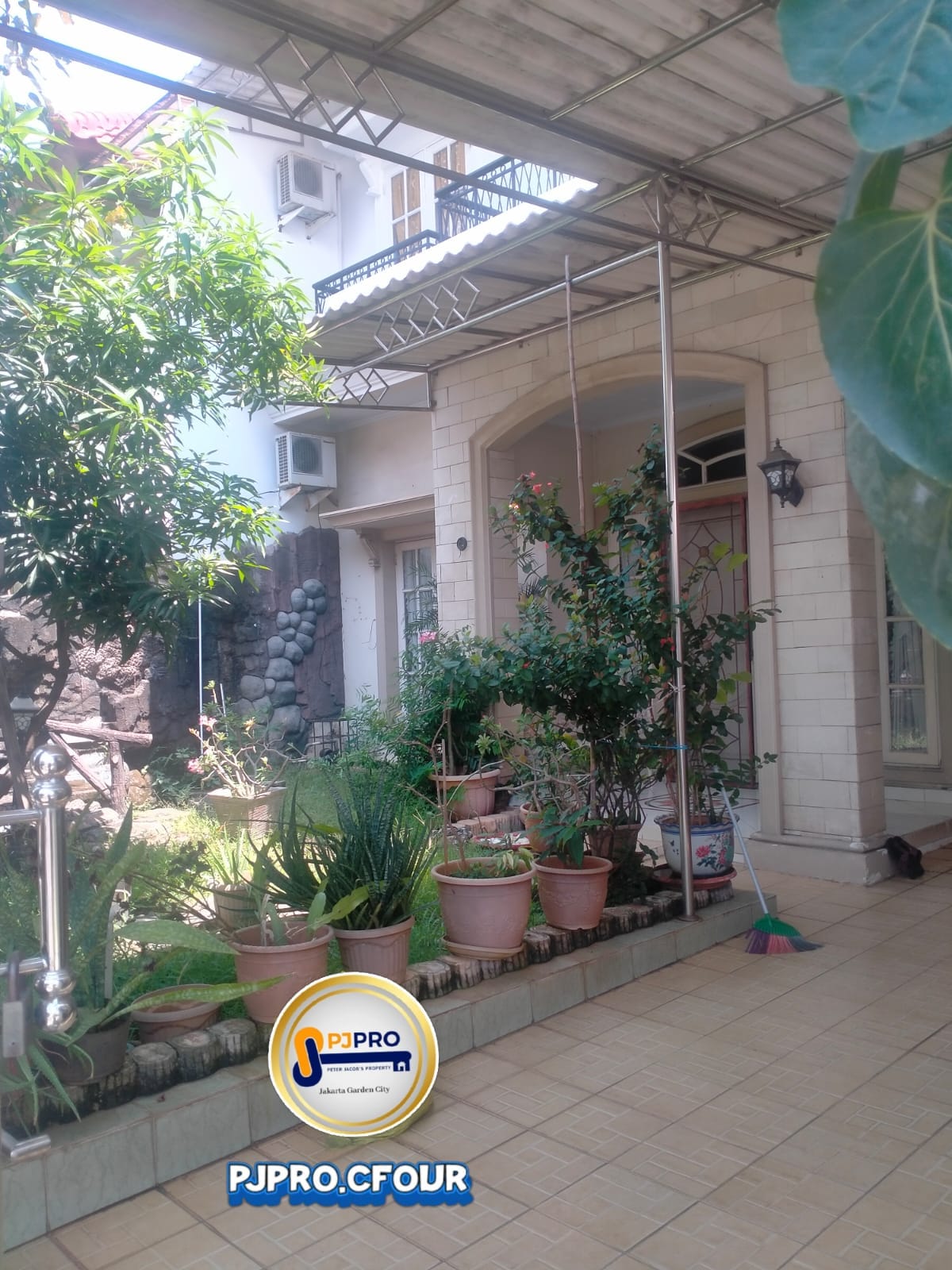 Dijual Rumah Bagus Asri di Harapan Indah Cluster Taman Puspa