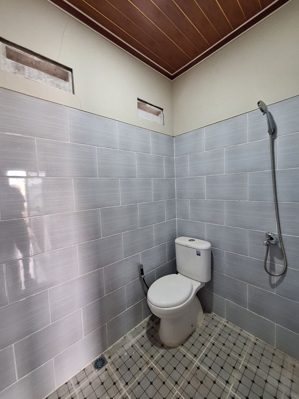 Rumah 2Lt industrialis di Pondok Kacang Timur Tangerang Selatan