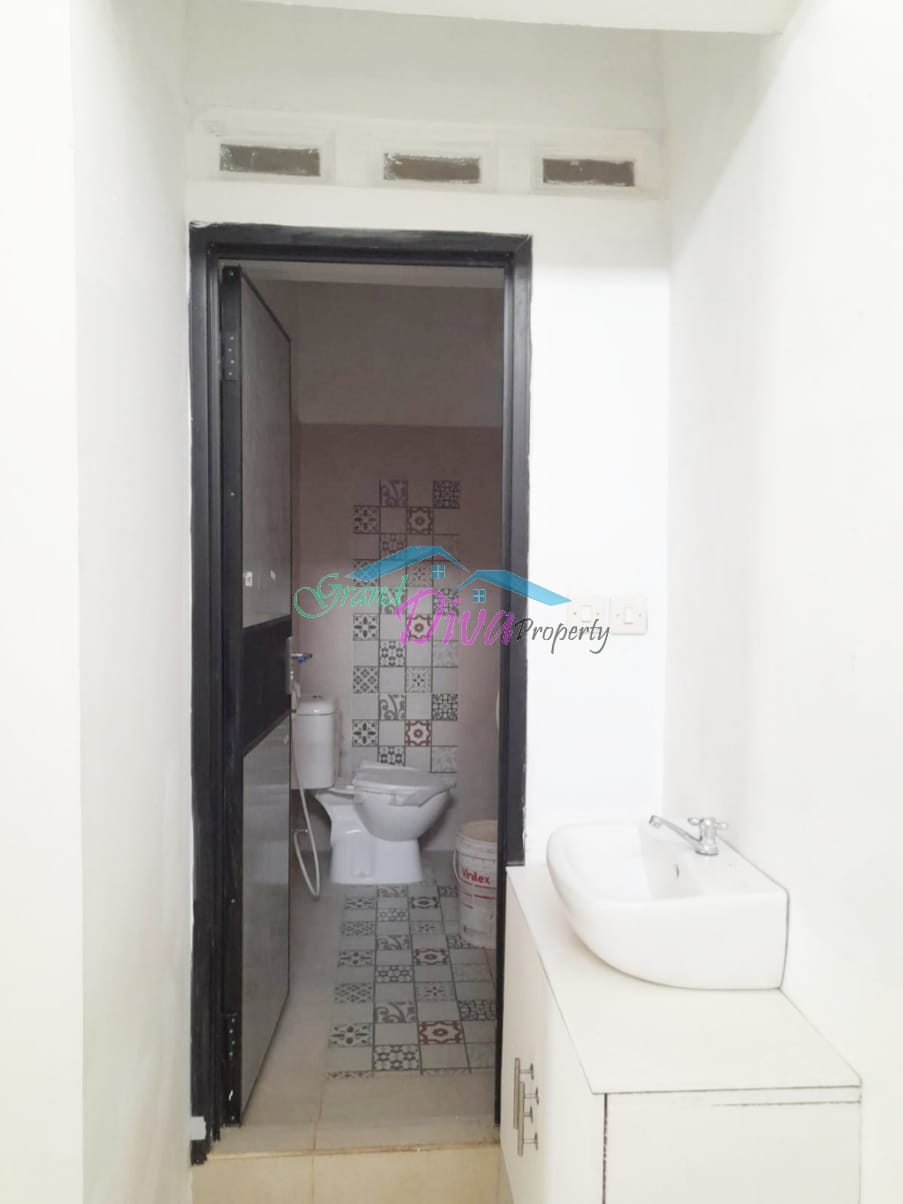 RUMAH DI SURYA MANDALA BEKASI SELATAN