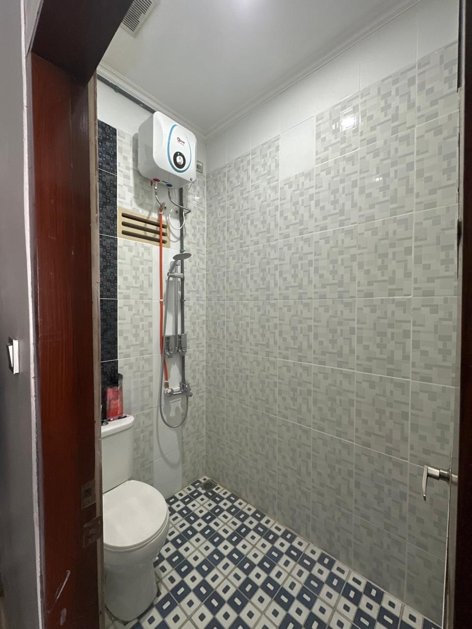 Rumah 2 lantai nyaman terawat super strategis di Turangga