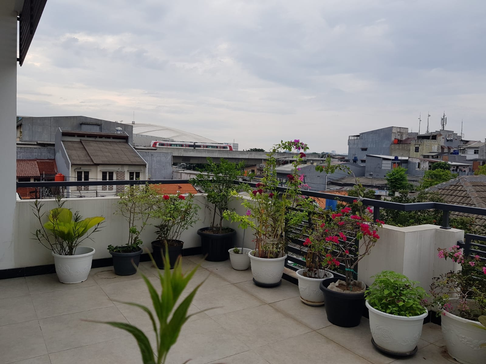 Dijual rumah minimalis modern di Pulo Asem Jakarta Timur