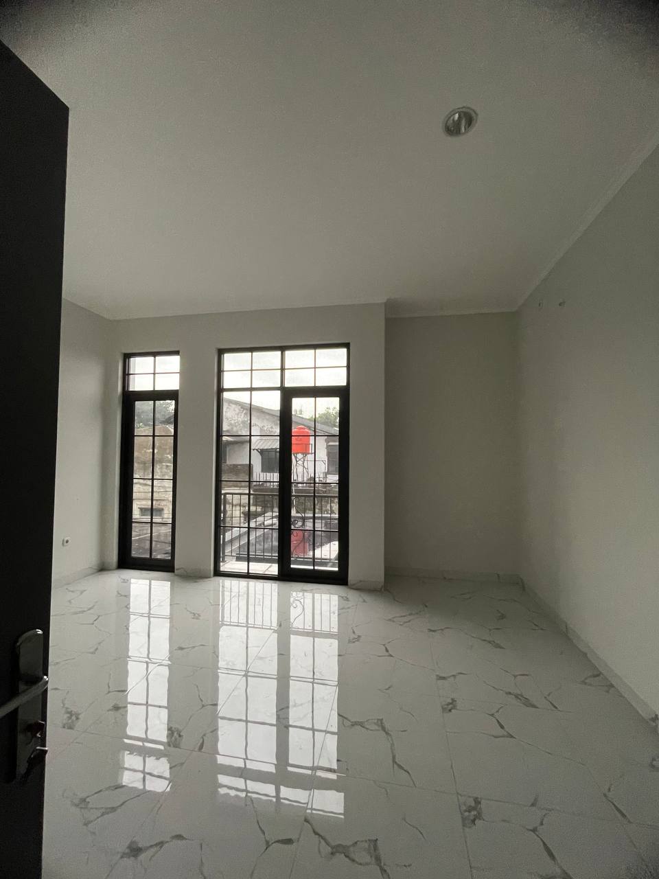 Rumah kokoh 2 lantai ready stock 1 unit lagi di Turangga