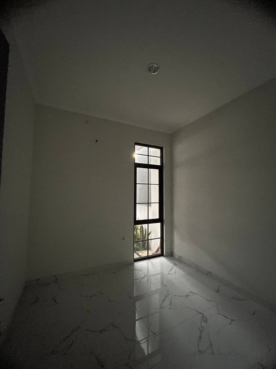 Rumah kokoh 2 lantai ready stock 1 unit lagi di Turangga