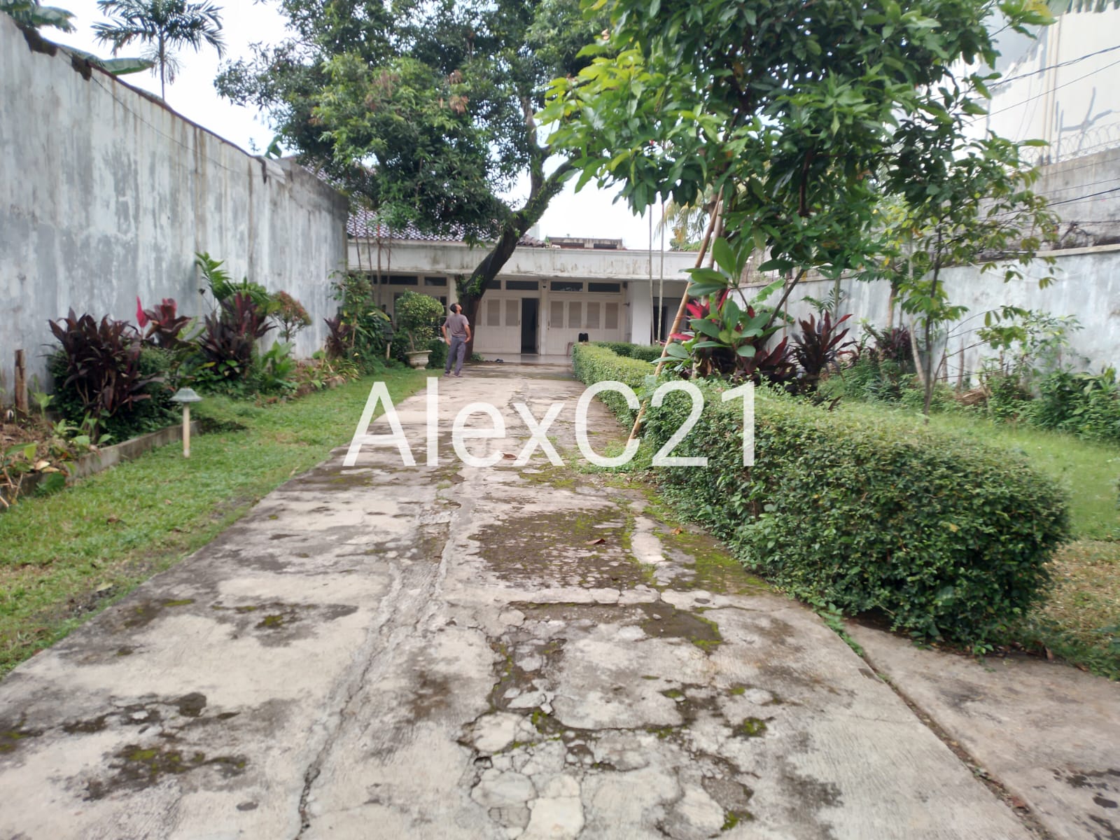 Jual rumah lama di Kemang, Mampang Prapatan, Jakarta Selatan