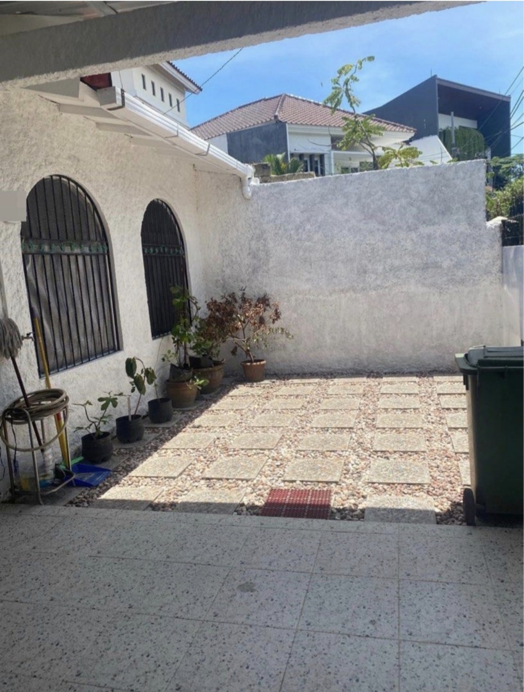 Rumah di lebak bulus dekat stasiun mrt