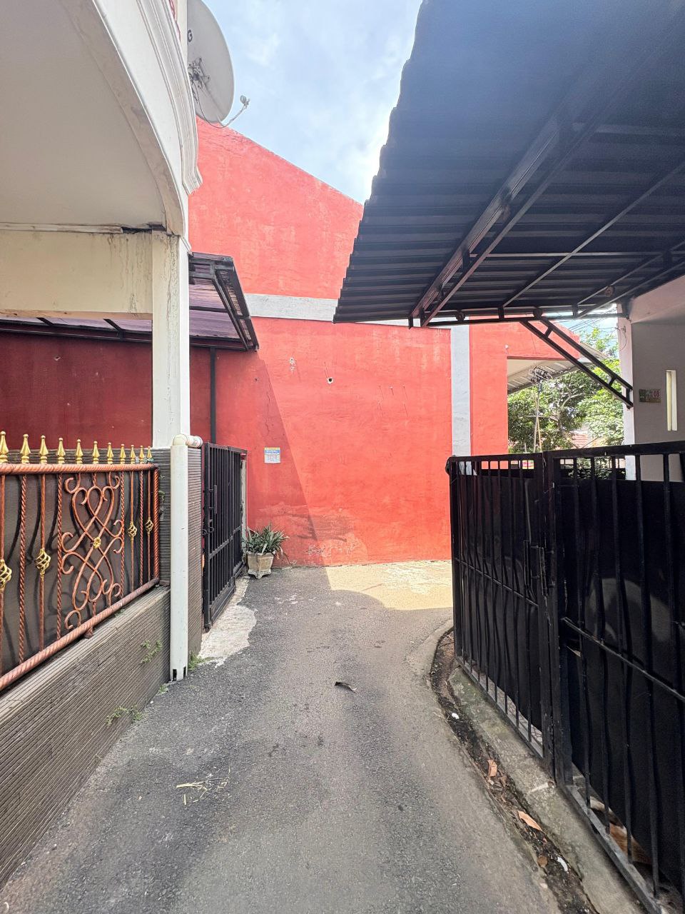 Rumah second luas di Duren Sawit Jakarta Timur