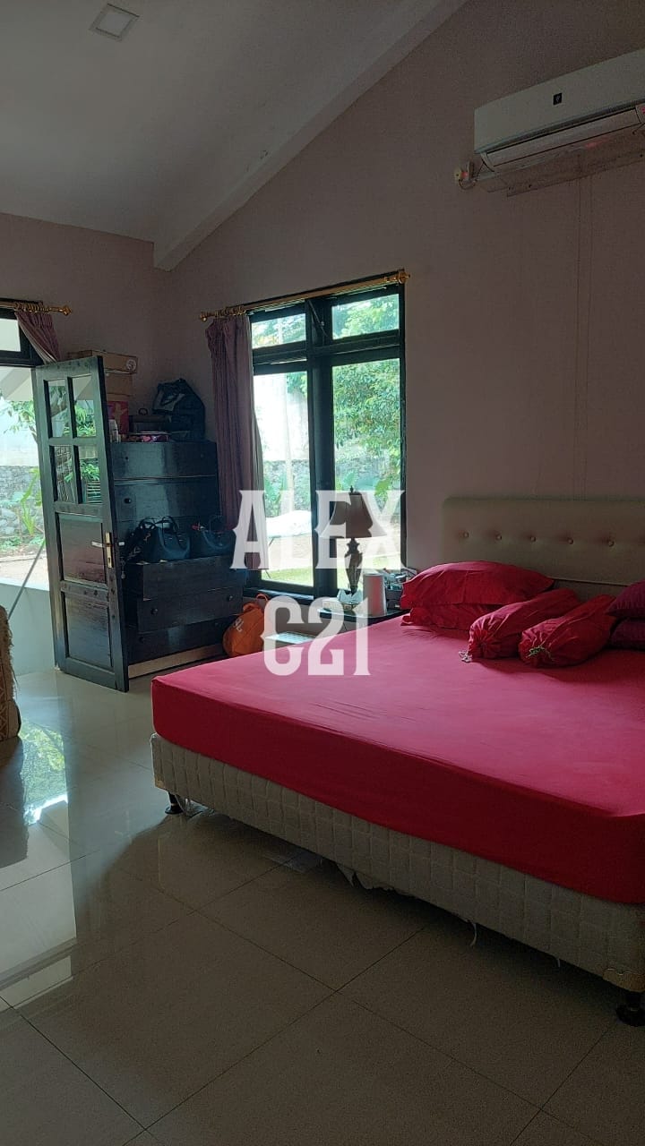 Jual rumah mewah di daerah Cipedak, Jagakarsa, Jakarta Selatan