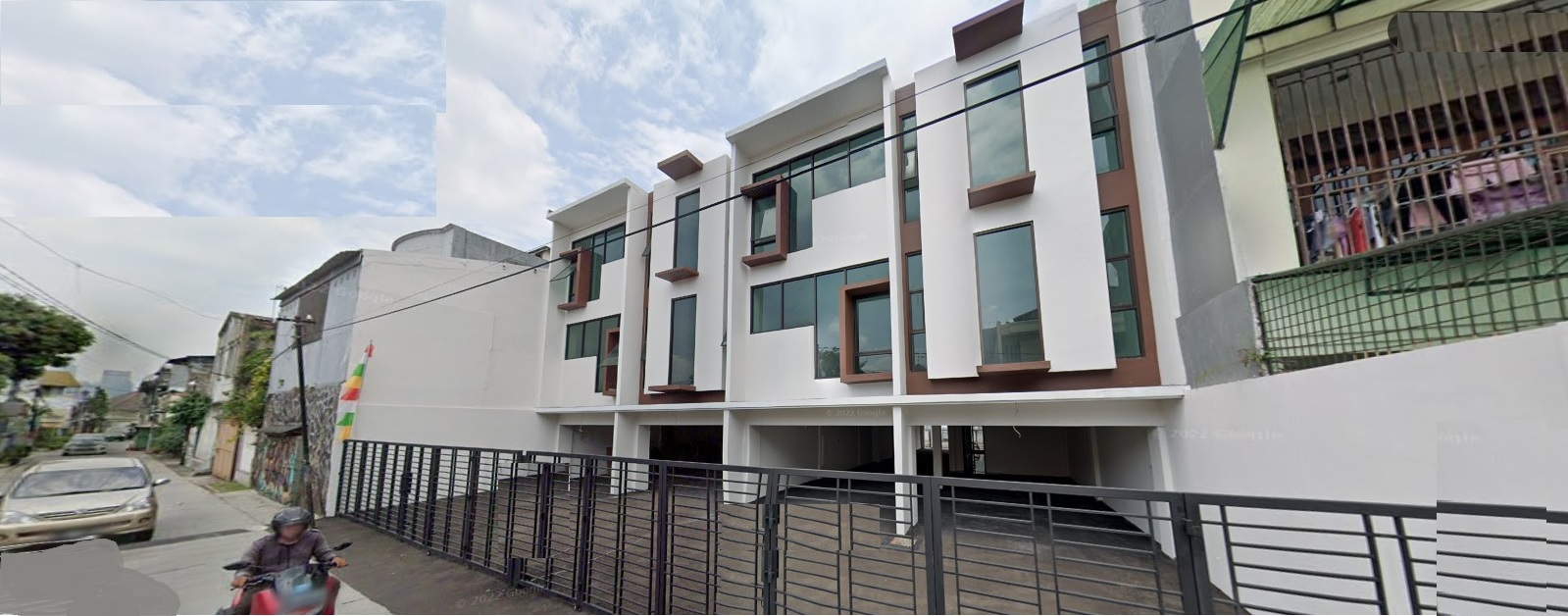 Jual 2 unit Gedung baru 2 muka dengan lift di Jatinegara