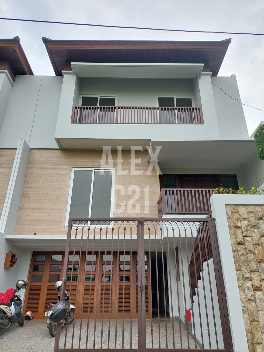 Jual rumah mewah baru  minimalis area Ampera - Cilandak Timur