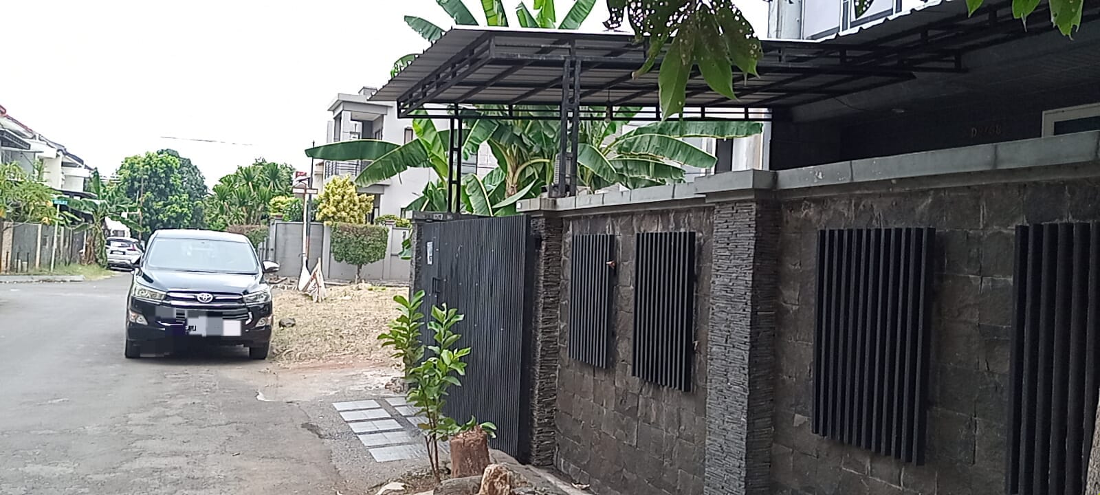 Dijual rumah siaphuni di Taman Modern Jakarta Timur