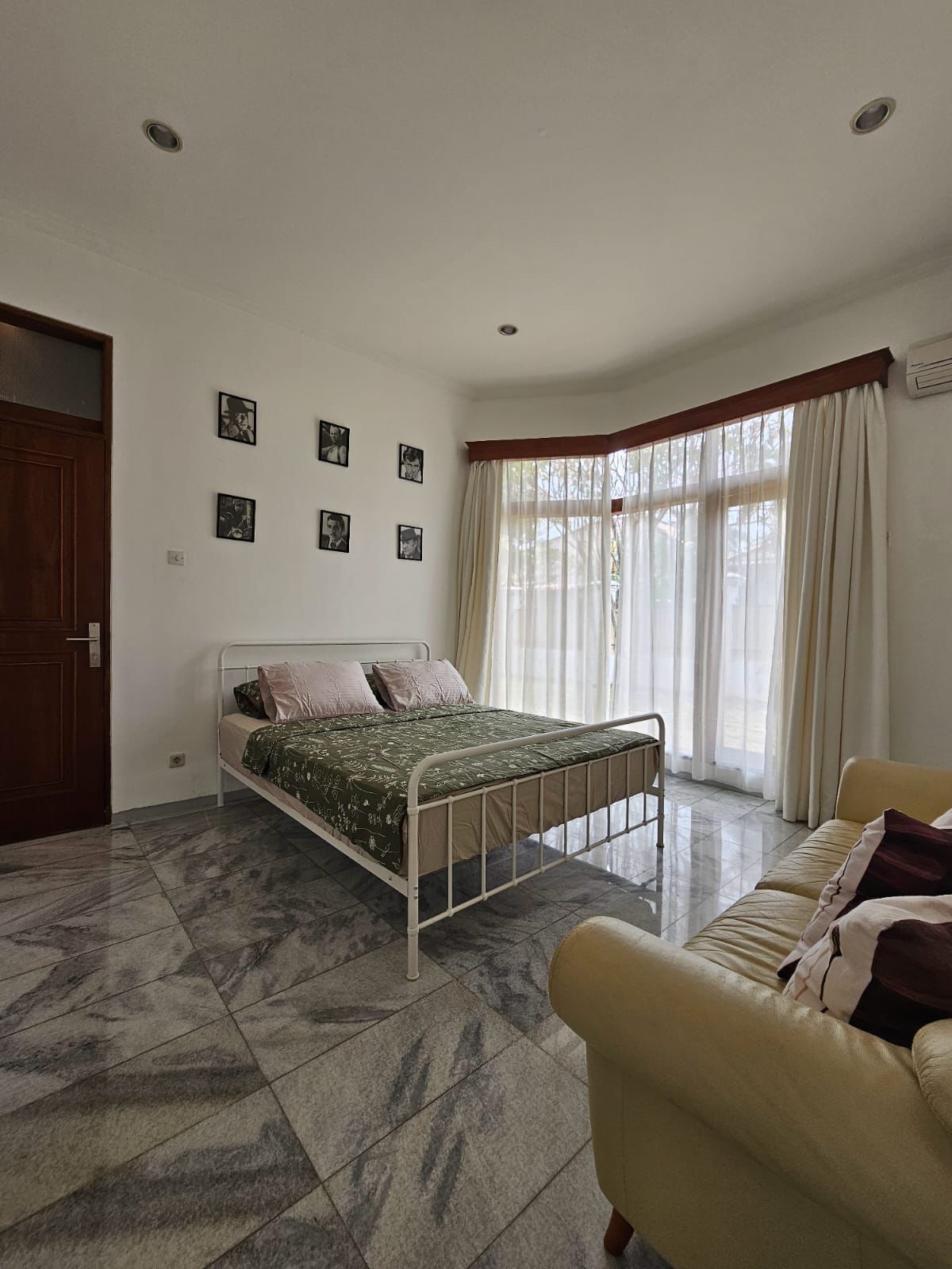 Sewa Rumah mewah dalam komplek di Pejaten Barat, Jakarta Selatan