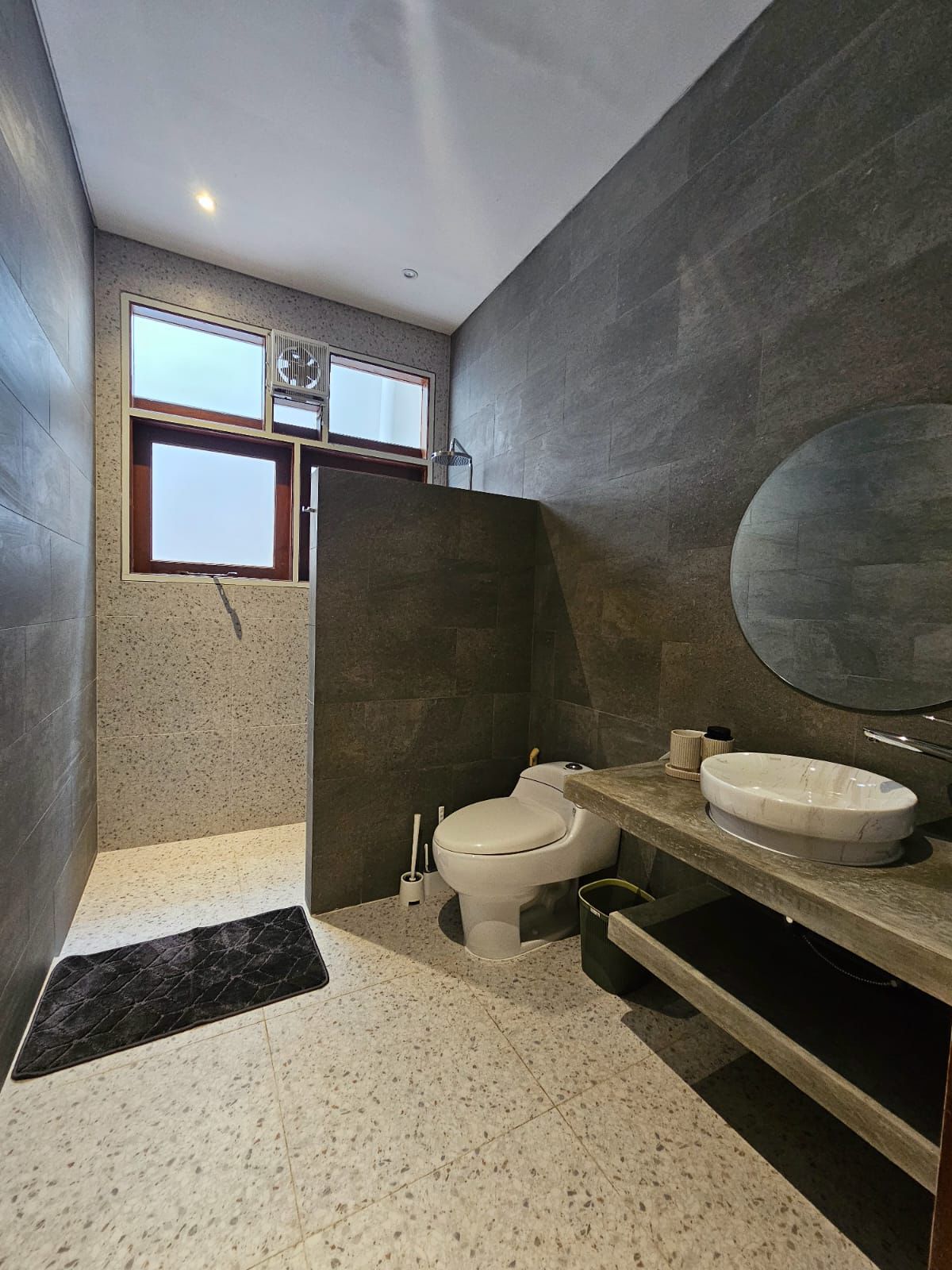 Sewa Rumah mewah dalam komplek di Pejaten Barat, Jakarta Selatan