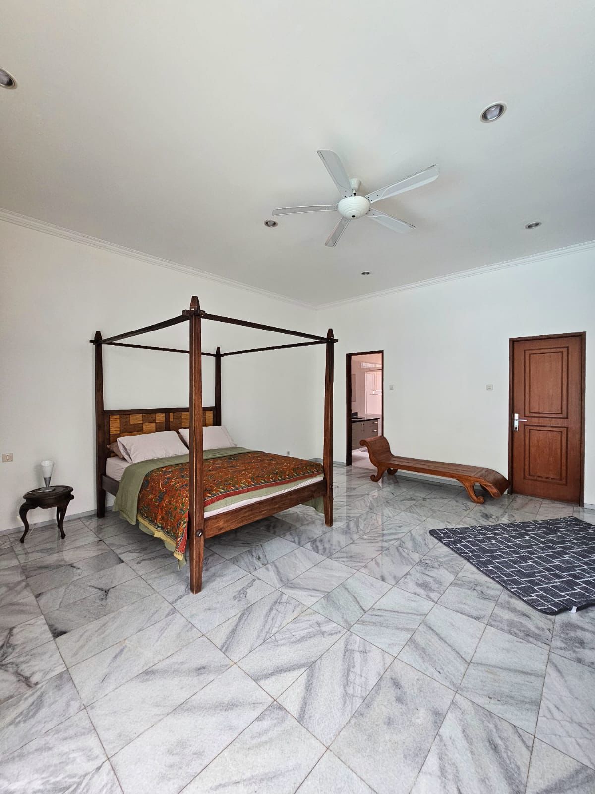 Sewa Rumah mewah dalam komplek di Pejaten Barat, Jakarta Selatan