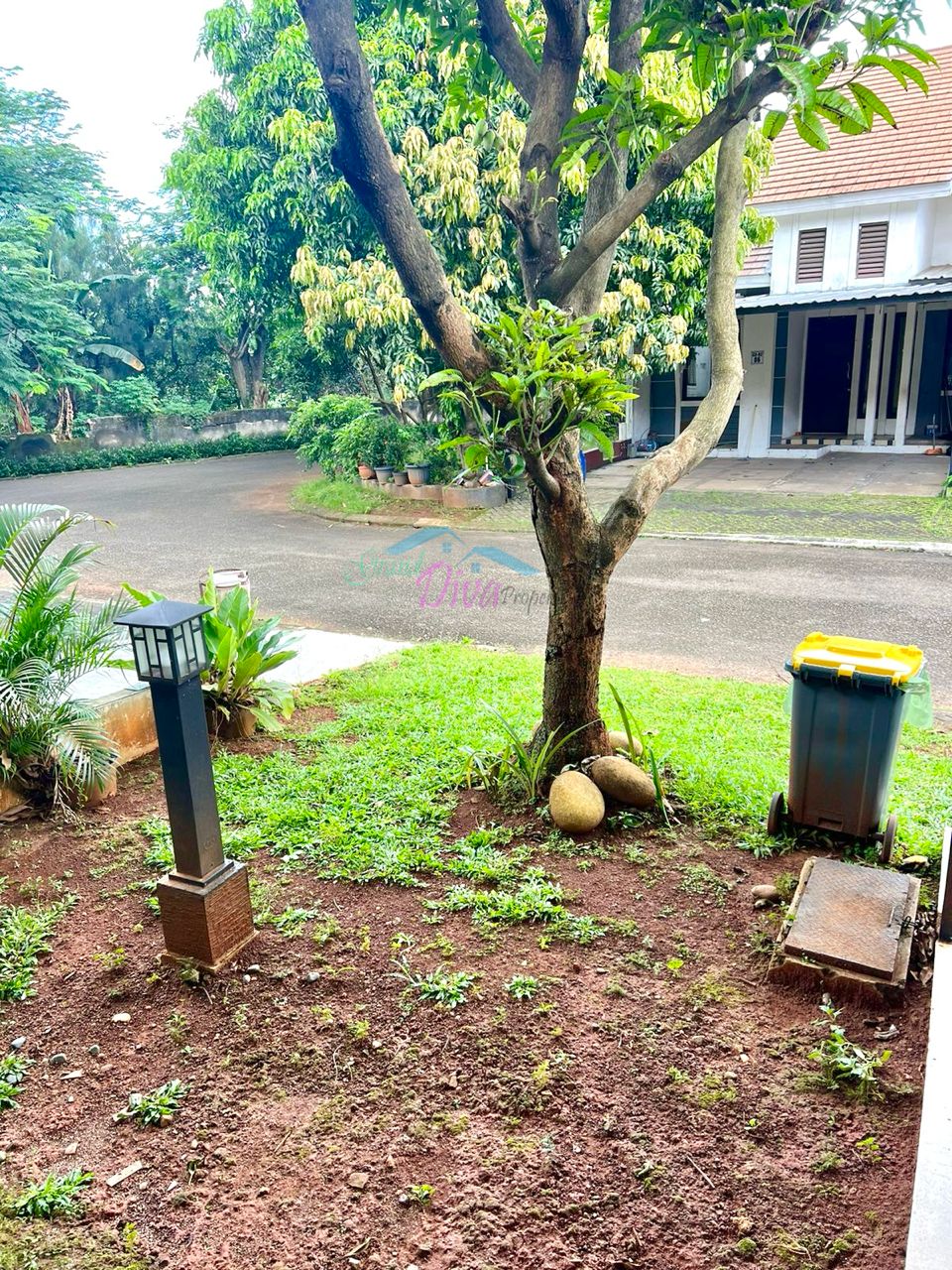 RUMAH DI LEGENDA WISATA CIBUBUR