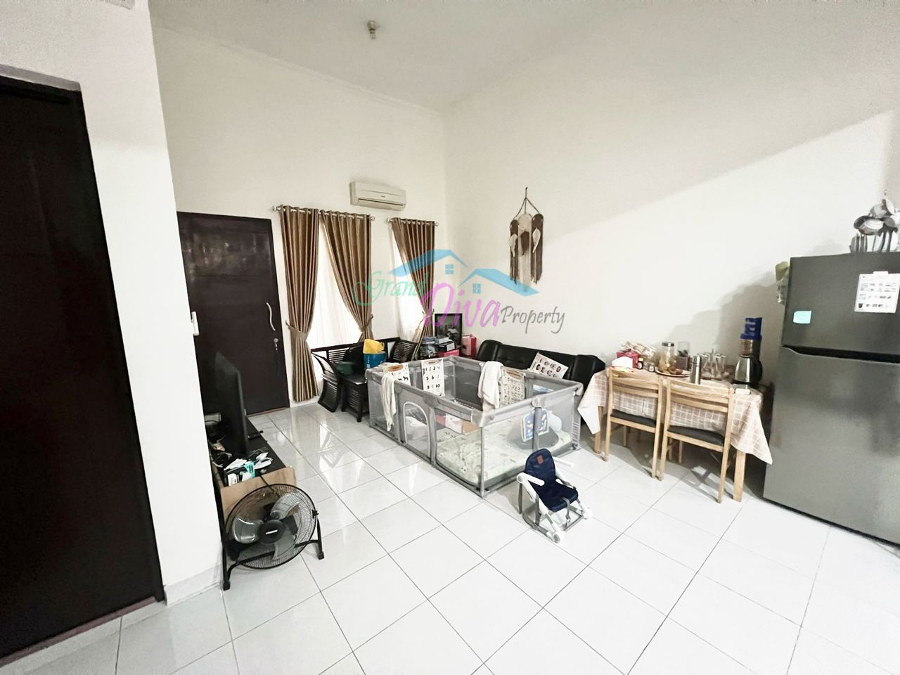 RUMAH DI LEGENDA WISATA CIBUBUR