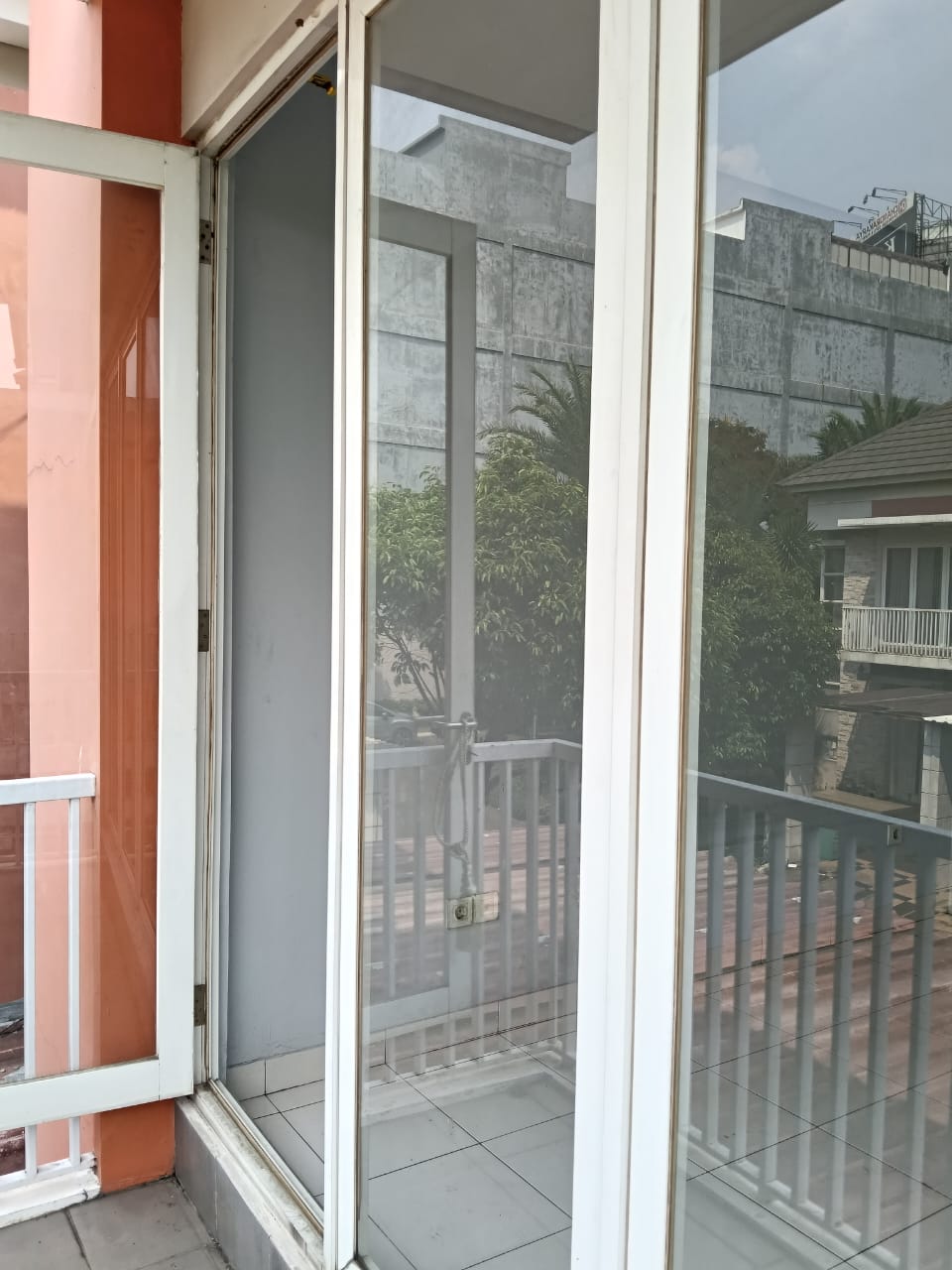 Disewa rumah siaphuni di Summarecon Bekasi Cluster Palm